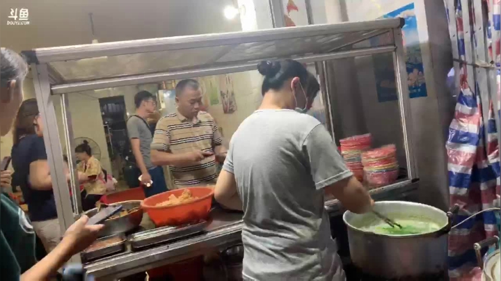 【润波】带你们看看柳州的螺蛳粉摊 2020-09-22 20点场