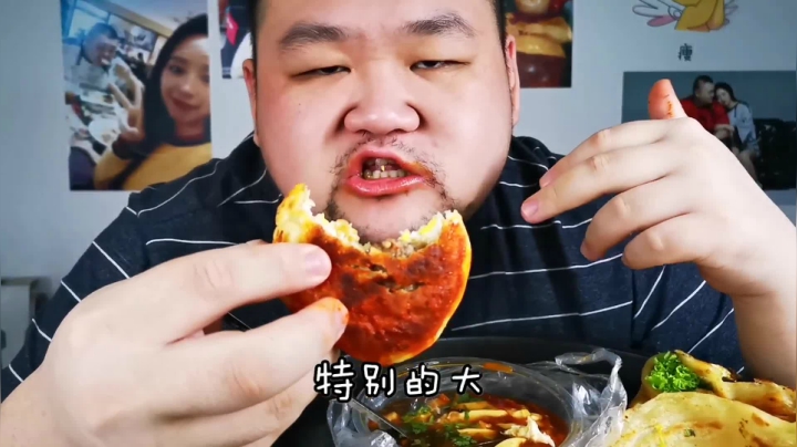 东北路的边摊 蛋堡 手抓饼 肉夹馍 小时候吃得起的都是后浪