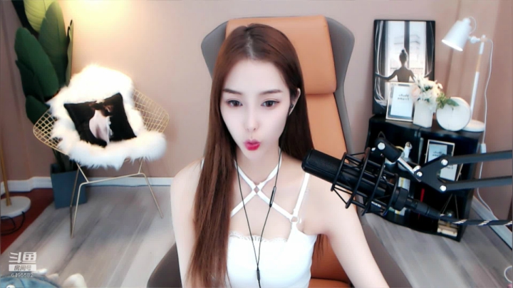 爱笑的女孩运气不会太差~ 6495582 2020-09-24 03点场