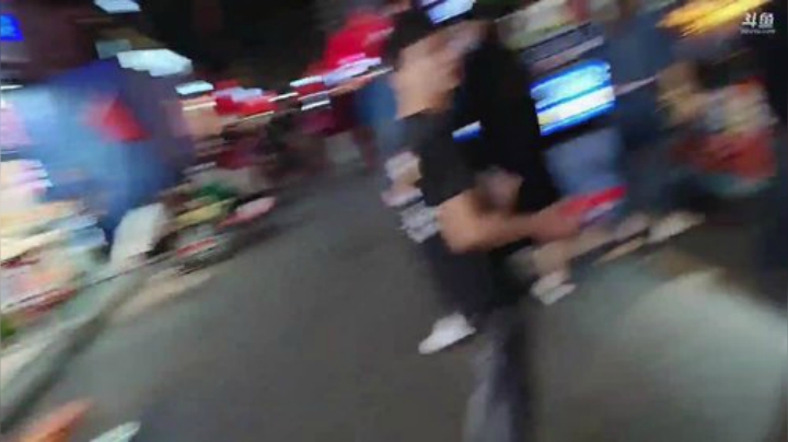 我在斗鱼看国民大舅哥直播户外