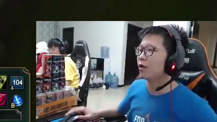 喝口咖啡我就能解除封印，Carry全场