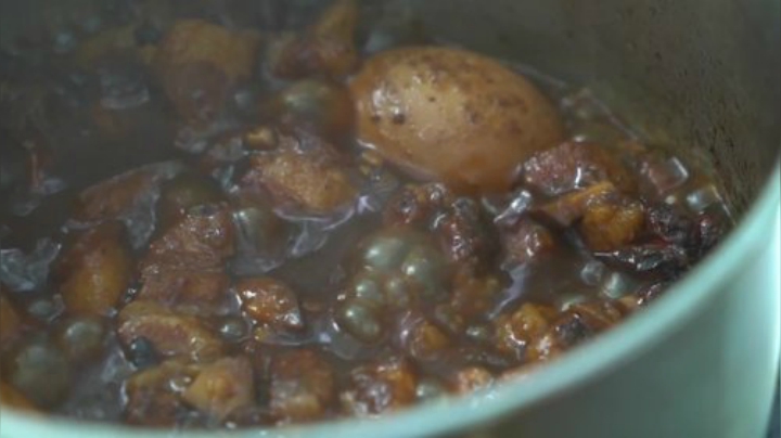 我在斗鱼看YESHI小哥直播美食