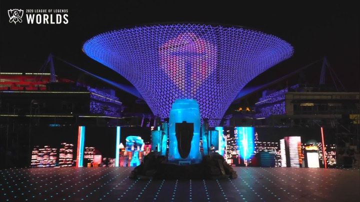 S10水晶点亮、防御塔崛起，城市峡谷为LPL助威