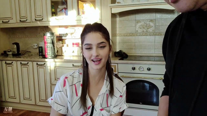 俄罗斯高颜值模特美女，宁静 2020-10-02 18点场