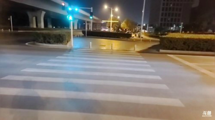 我在斗鱼看火力堂主直播户外