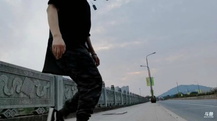 我在斗鱼看赛文柒Seven直播户外
