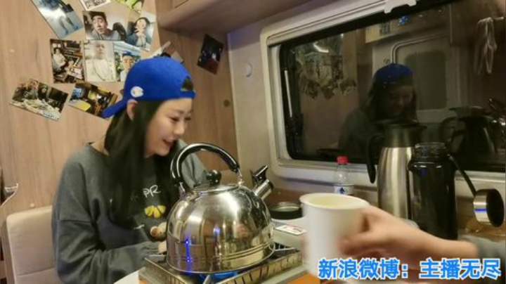 我在斗鱼看无尽无尽的无尽直播美食
