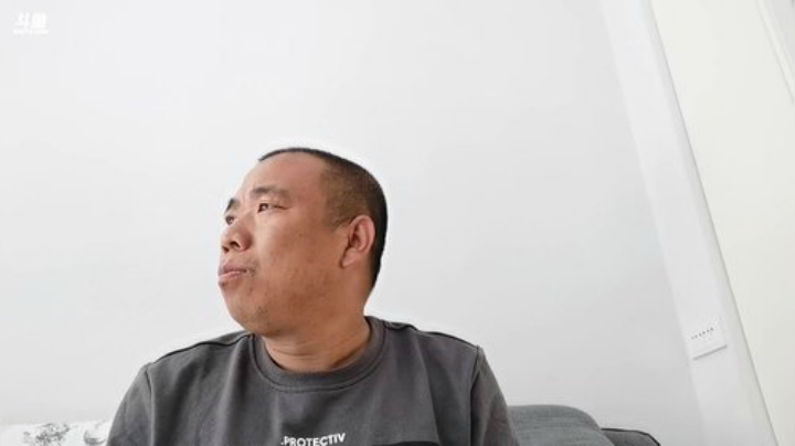 又跪下