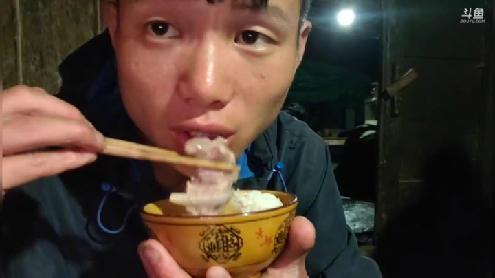 《纪实直播》云南边境怒江31天 2020-10-04 19点场