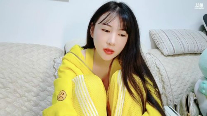 【户外】XX是个坏女人的精彩时刻 20201004 20点场