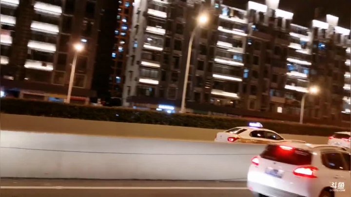 武汉交警夜查酒驾 2020-10-09 20点场