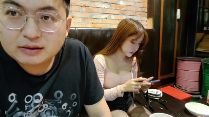我在斗鱼看火力堂主直播户外