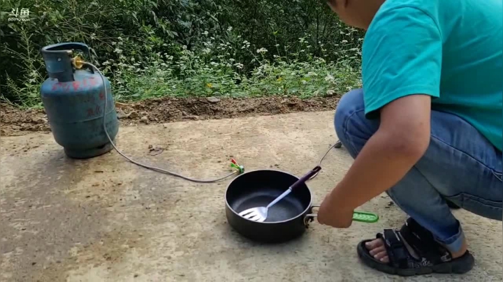 《纪实直播》云南边境怒江37天 2020-10-12 09点场