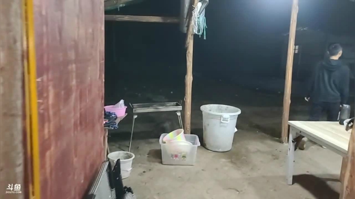 整理基地环境卫生！ 2020-10-11 22点场