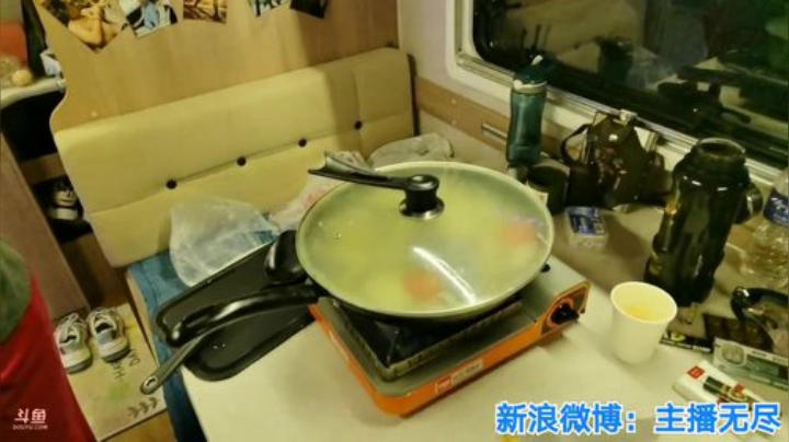 我在斗鱼看无尽无尽的无尽直播美食