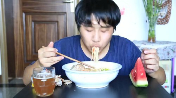 【美食】YESHI小哥的精彩时刻 20201014 07点场
