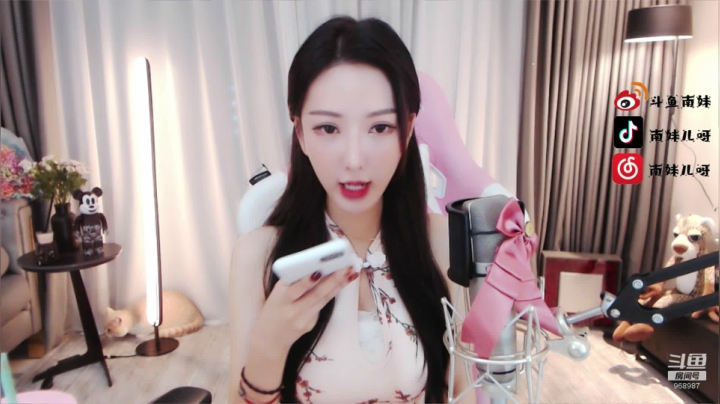 170的模特mm哦 2020-10-15 19点场