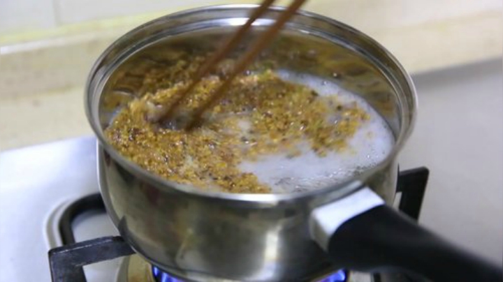 我在斗鱼看YESHI小哥直播美食