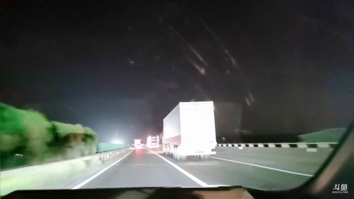 开播啦啦啦。。。。 2020-10-15 18点场