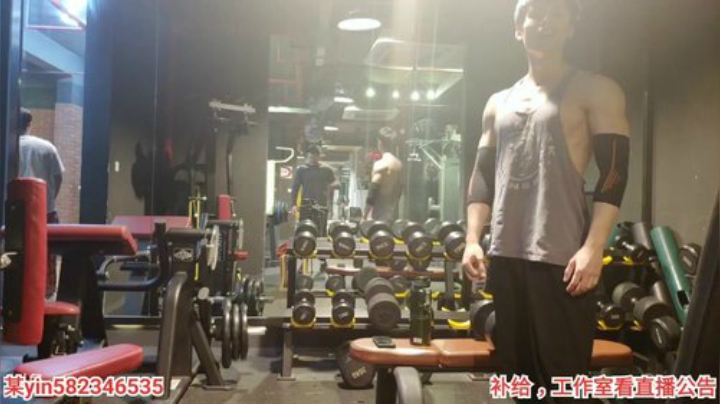 我在斗鱼看黑人毅直播户外