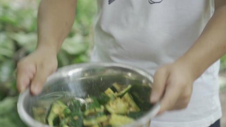 我在斗鱼看YESHI小哥直播美食