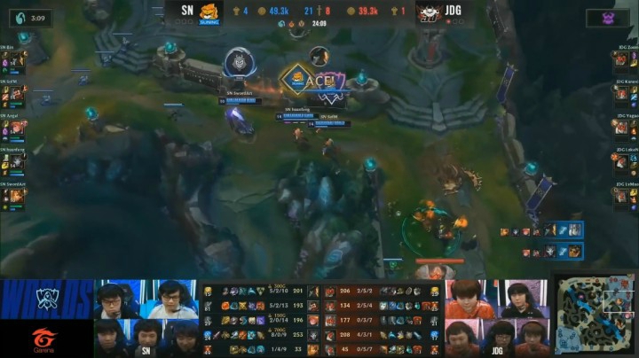 选手靠谱时刻：多赛区解说huanfeng烬在对方高地开大