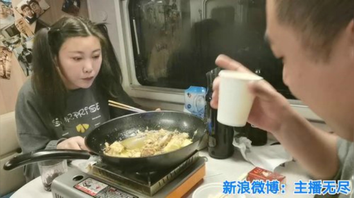 我在斗鱼看无尽无尽的无尽直播美食