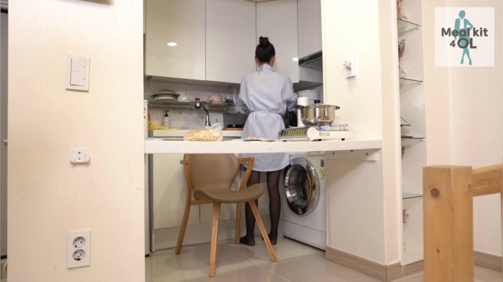 上班族智秀下班后下班后在家做饭 -- EP.29 吃不胖的完美身材OL在家做饭