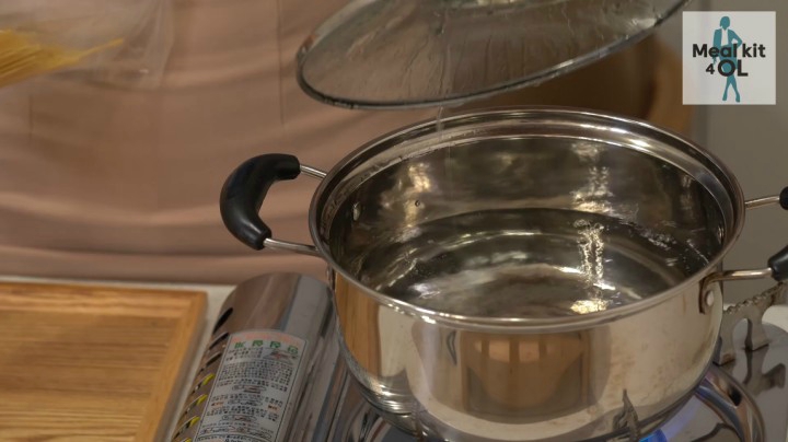 上班族智秀下班后下班后在家做饭 --EP32-番茄意面[1080P]