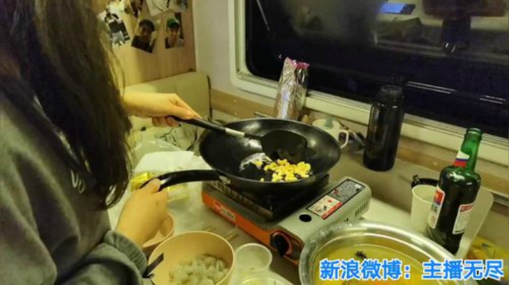 我在斗鱼看无尽无尽的无尽直播美食