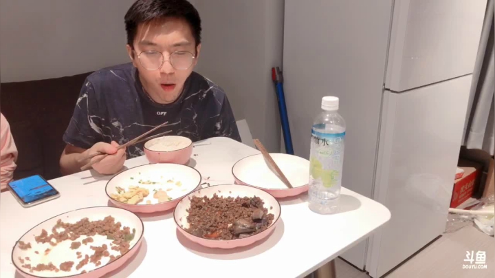 又到了每日做饭时间 2020-10-24 03点场