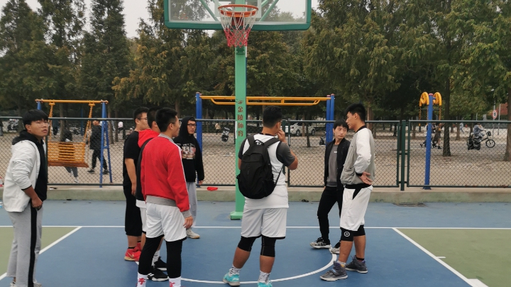 八强赛第一场