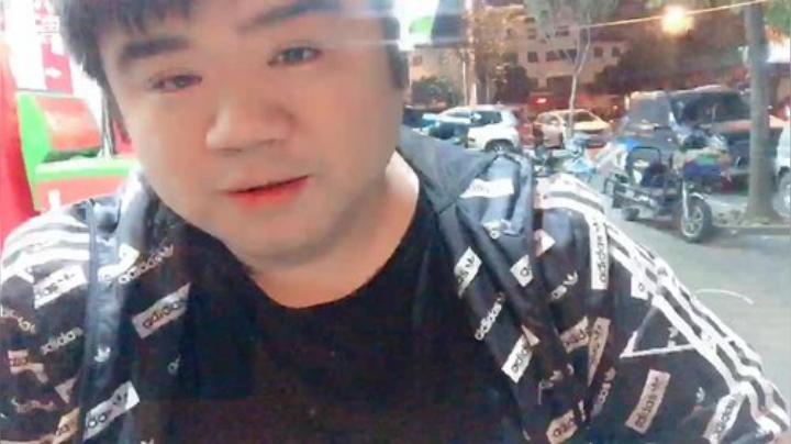 我在斗鱼看做个疯子直播户外