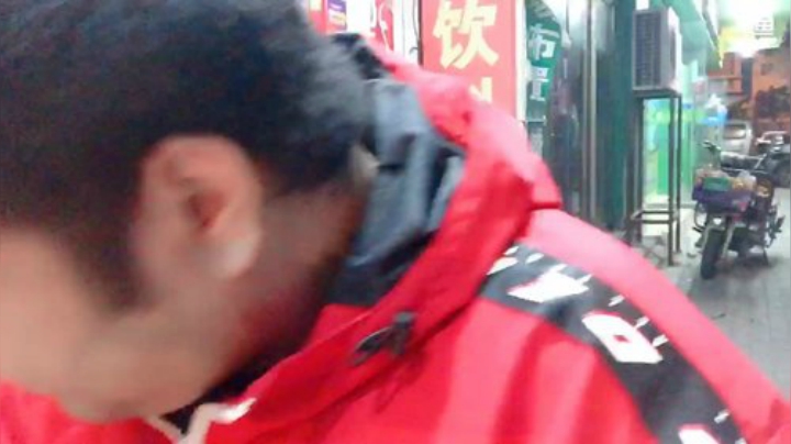 我在斗鱼看做个疯子直播户外