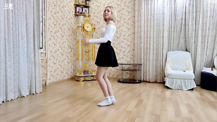 高颜值俄罗斯美女直播间。 2020-10-28 22点场