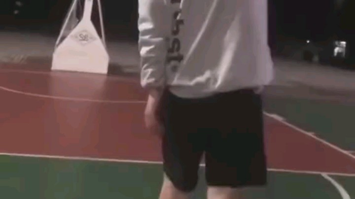神仙小哥哥沐北发布了一个斗鱼视频2020-10-30