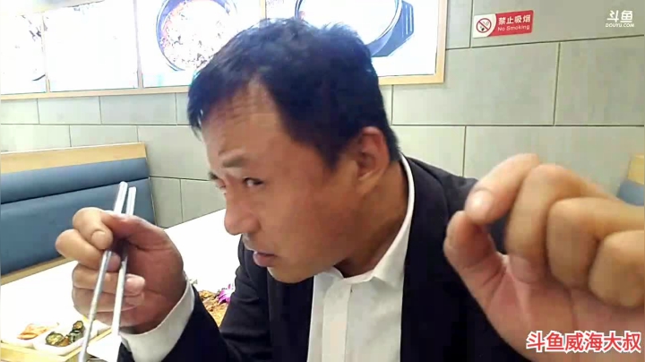 到家了，风里雨里，吃点啥去。 2020-10-31 23点场