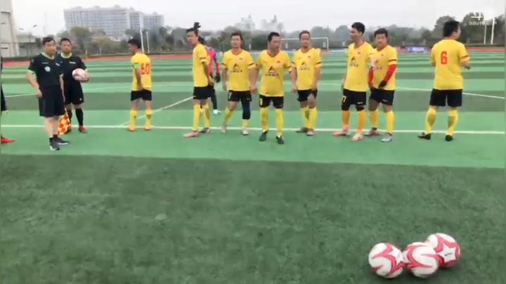 鸿瑞达vs桐城  上半场比赛