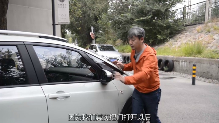 10多万的顶配，也没法买到一个完整的飞度