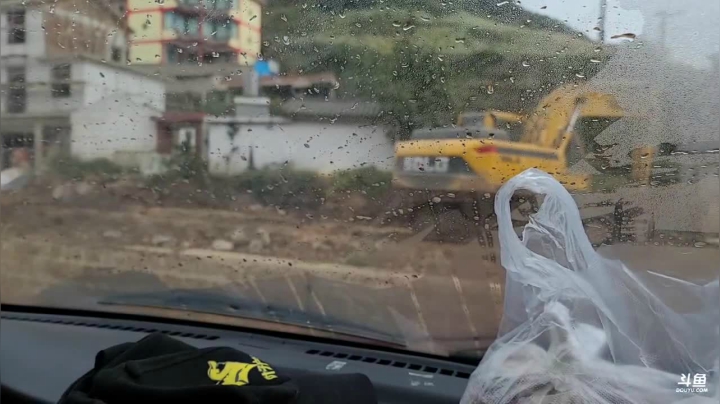 纪实直播:赴双十一悬崖村三年之约丽江 2020-11-04 08点场