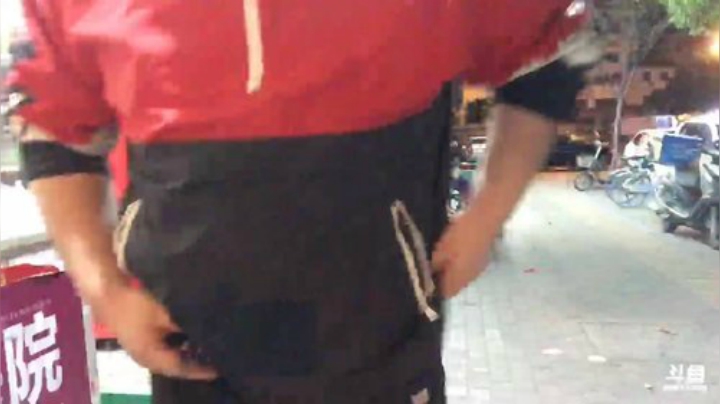 我在斗鱼看做个疯子直播户外