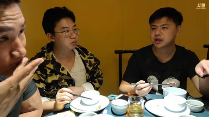 我在斗鱼看黑人毅直播户外