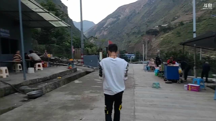 纪实直播：三年之约，重走悬崖村 2020-11-10 17点场