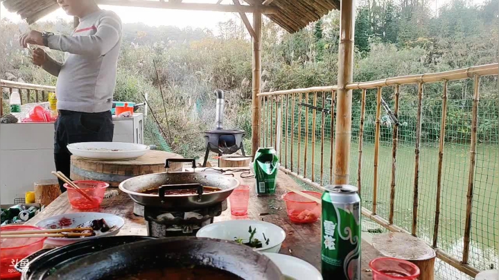 【2020-11-11 17点场】魅力生活i：干锅腊鸭手撕腊鱼蒸香肠