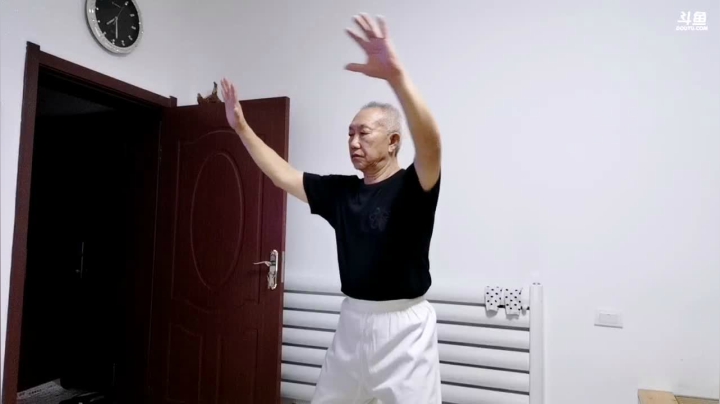 【2020-11-06 18点场】青峰了然：弘扬中华武术，广交武林朋友。