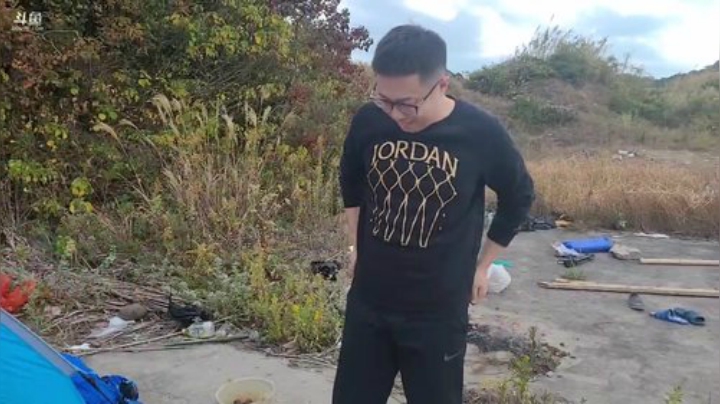 我在斗鱼看川味箩卜直播户外