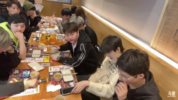 我在斗鱼看DL丶拖米直播王者荣耀