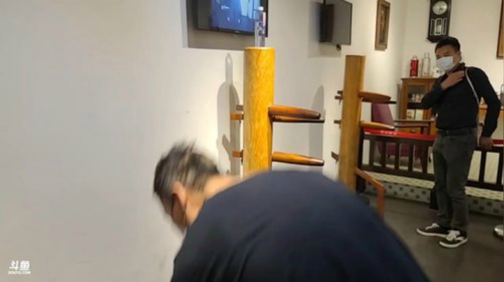 我在斗鱼看黑人毅直播户外