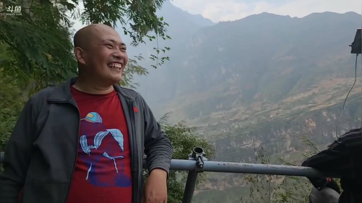 【2020-11-12 14点场】叶子户外：纪实直播：上午11点上悬崖村路