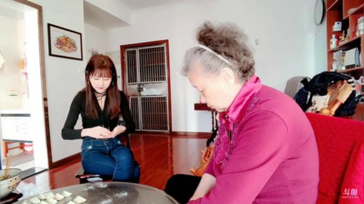 【户外】欢欢女神的精彩时刻 20201112 16点场